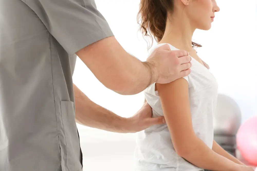 Columbus chiropractor treating patient for sciatica